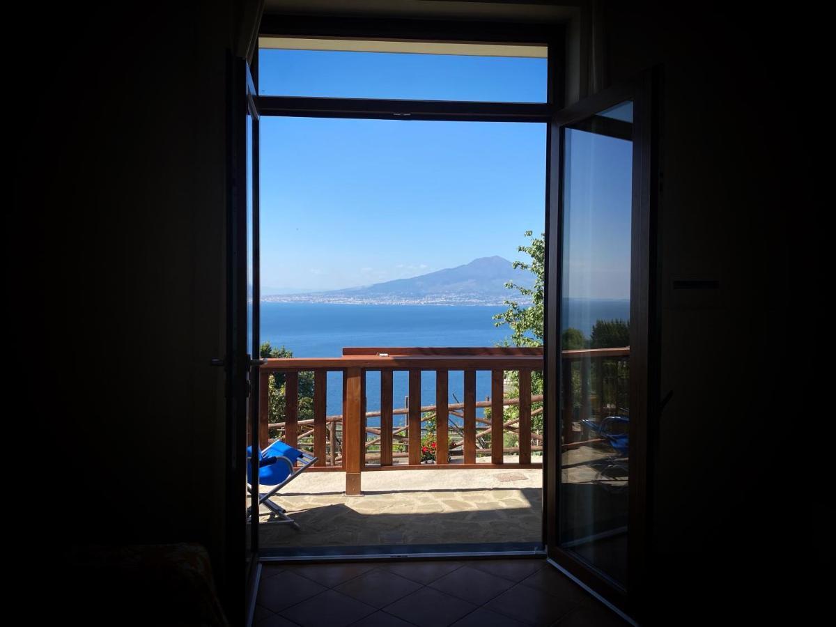 Вилла La Badia Montechiaro - Breathtaking View Of Sorrento Coast Вико-Экуенсе Экстерьер фото