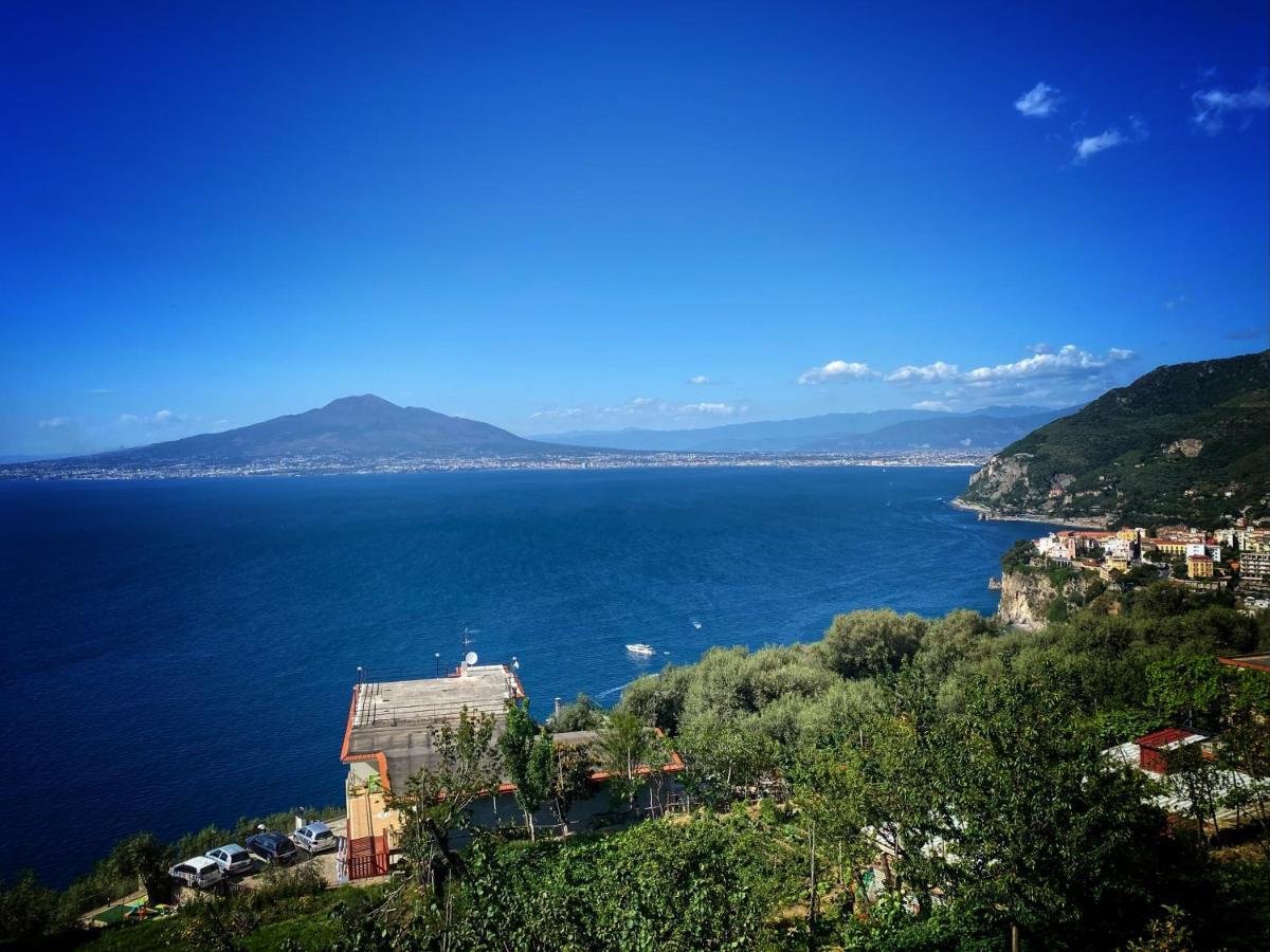 Вилла La Badia Montechiaro - Breathtaking View Of Sorrento Coast Вико-Экуенсе Экстерьер фото