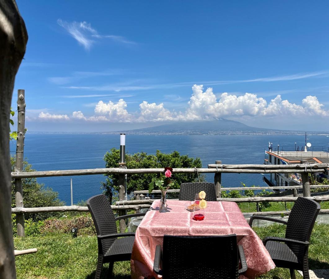 Вилла La Badia Montechiaro - Breathtaking View Of Sorrento Coast Вико-Экуенсе Экстерьер фото