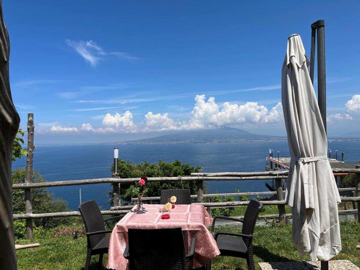 Вилла La Badia Montechiaro - Breathtaking View Of Sorrento Coast Вико-Экуенсе Экстерьер фото