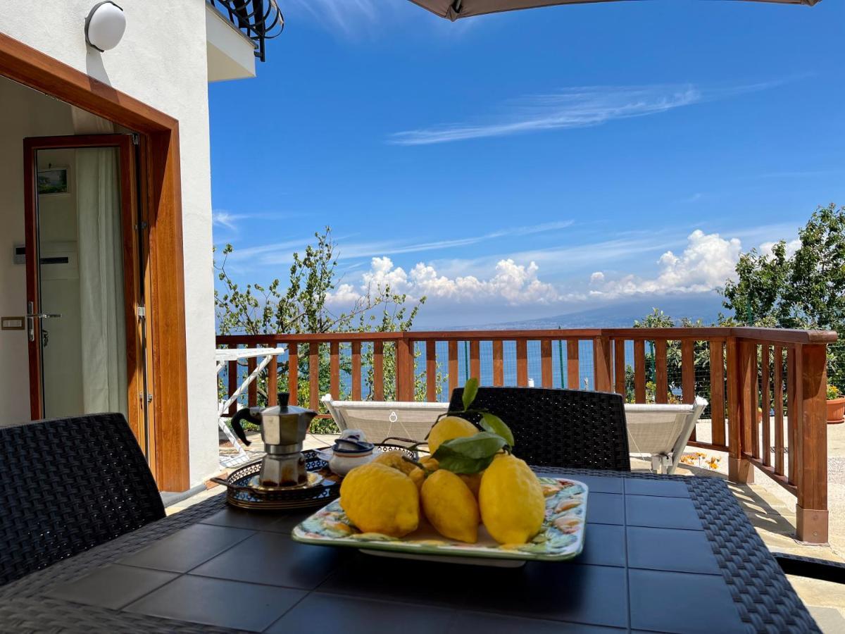 Вилла La Badia Montechiaro - Breathtaking View Of Sorrento Coast Вико-Экуенсе Экстерьер фото