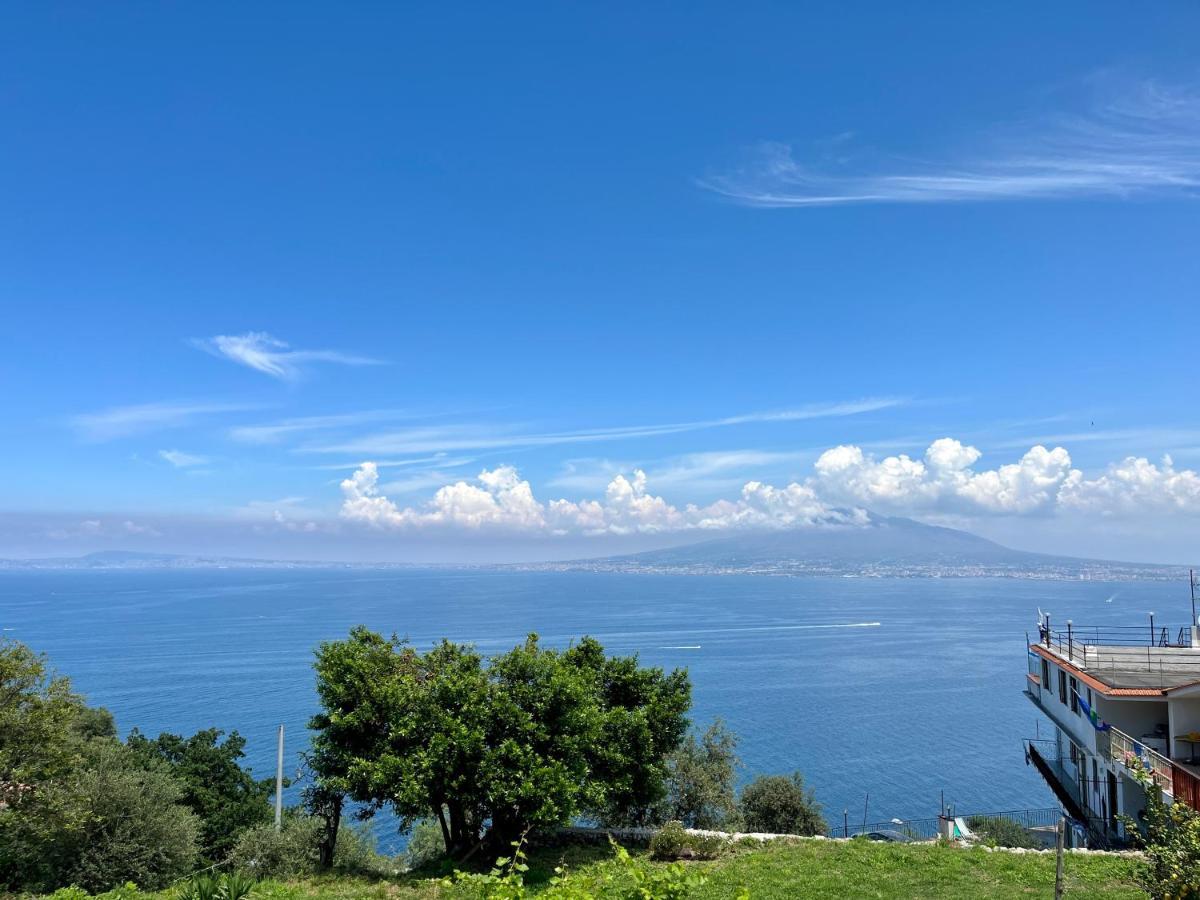 Вилла La Badia Montechiaro - Breathtaking View Of Sorrento Coast Вико-Экуенсе Экстерьер фото