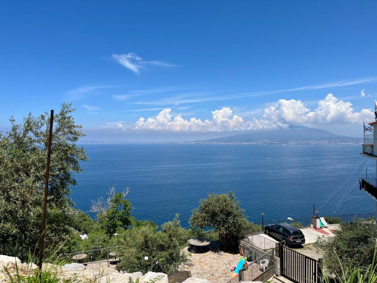 Вилла La Badia Montechiaro - Breathtaking View Of Sorrento Coast Вико-Экуенсе Экстерьер фото