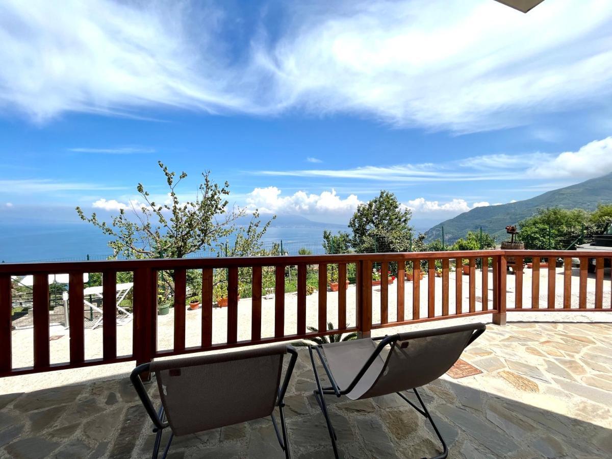 Вилла La Badia Montechiaro - Breathtaking View Of Sorrento Coast Вико-Экуенсе Экстерьер фото