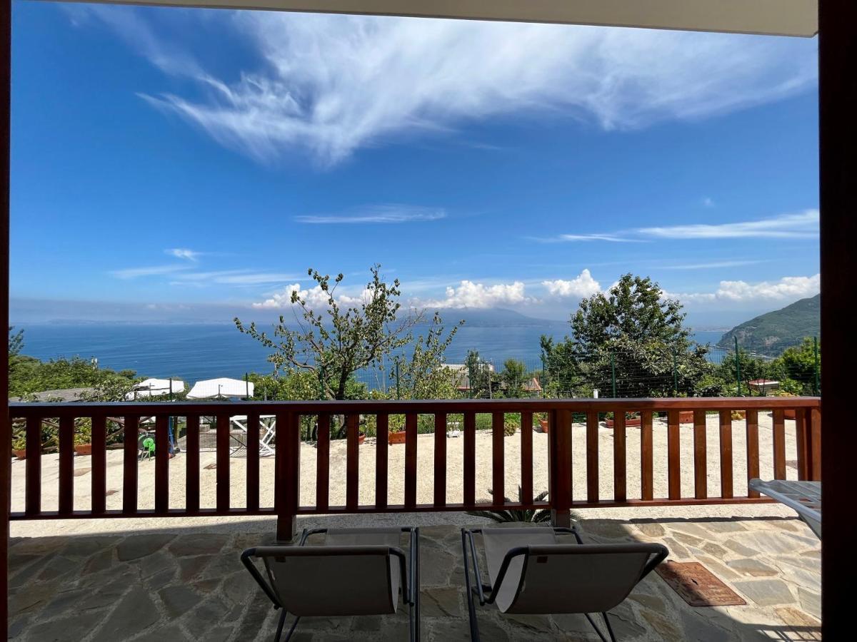 Вилла La Badia Montechiaro - Breathtaking View Of Sorrento Coast Вико-Экуенсе Экстерьер фото