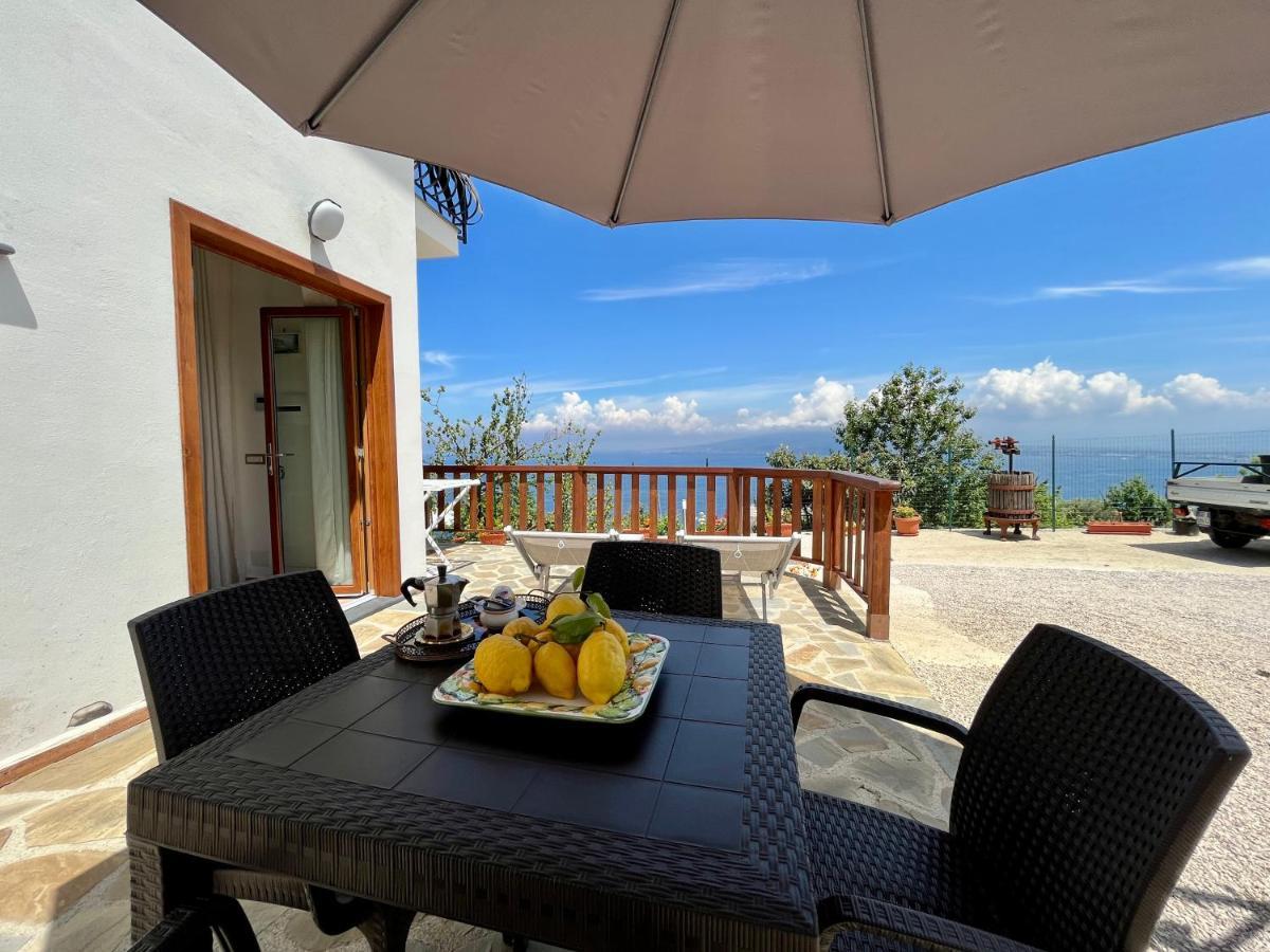 Вилла La Badia Montechiaro - Breathtaking View Of Sorrento Coast Вико-Экуенсе Экстерьер фото